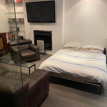 Large Studio Flat In Kensington Londres Exterior foto
