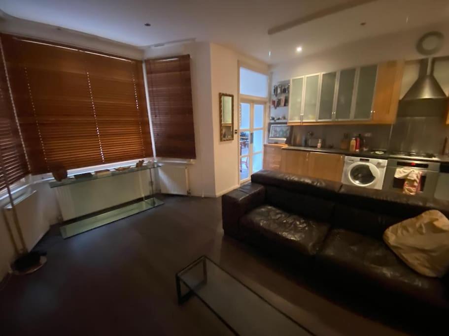 Large Studio Flat In Kensington Londres Exterior foto