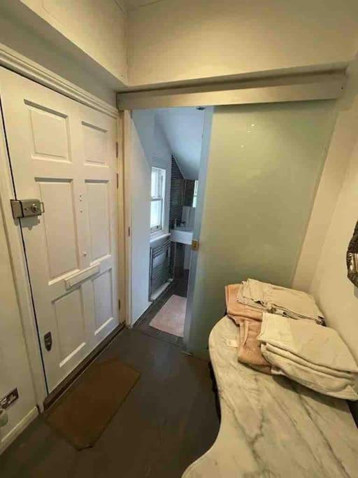 Large Studio Flat In Kensington Londres Exterior foto